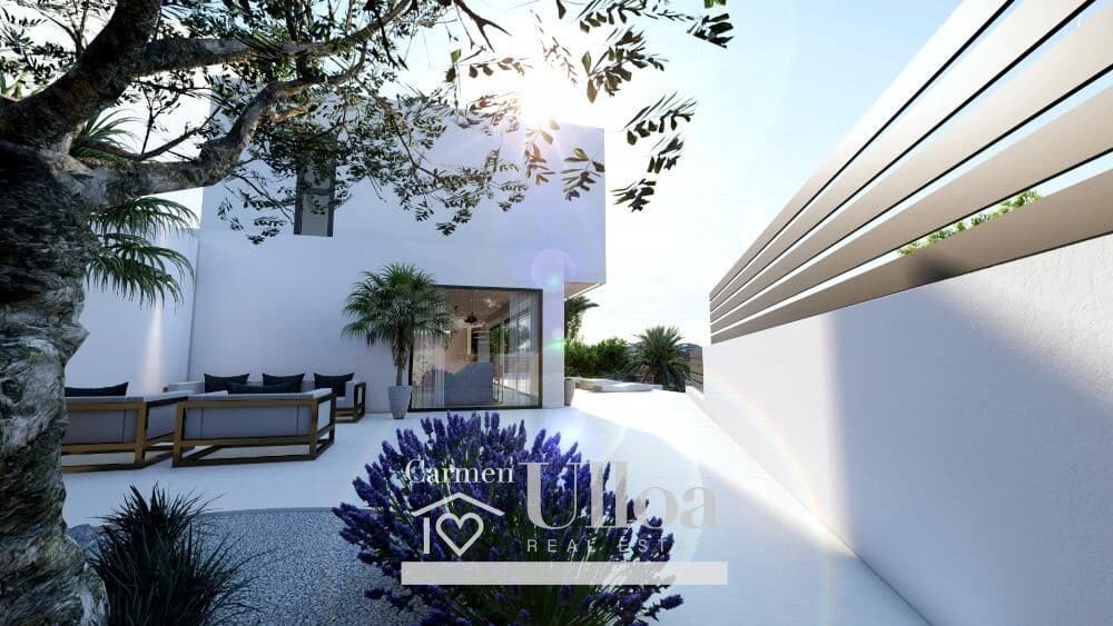 4 bedroom Villa for sale in Cala d'Or with garage - € 1,050,000 (Ref: 8161989)