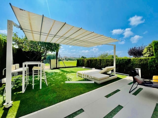 4 soverom Rekkehus til salgs i Playa de San Juan, Alicante by med svømmebasseng garasje - € 795 000 (Ref: 8487736)