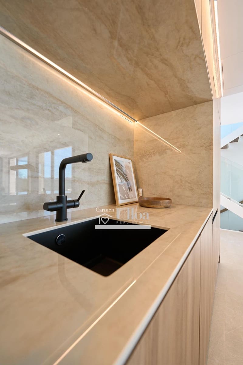 3 soveværelse Villa til salg i Alfaz del Pi / L'Alfas del Pi med swimmingpool - € 760.000 (Ref: 8534090)