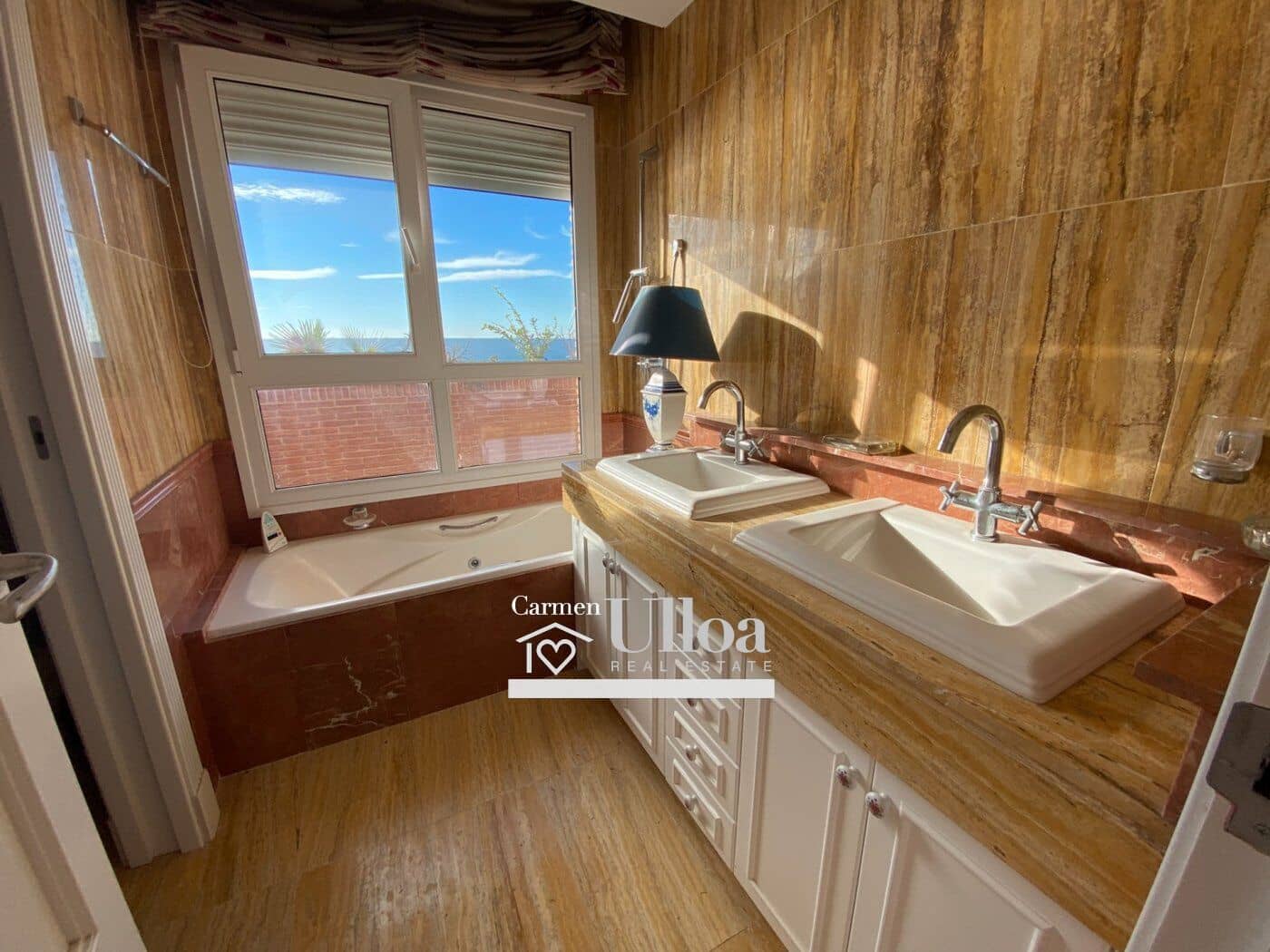 7 soveværelse Rækkehus til salg i Playa de San Juan med swimmingpool garage - € 1.145.000 (Ref: 8813030)