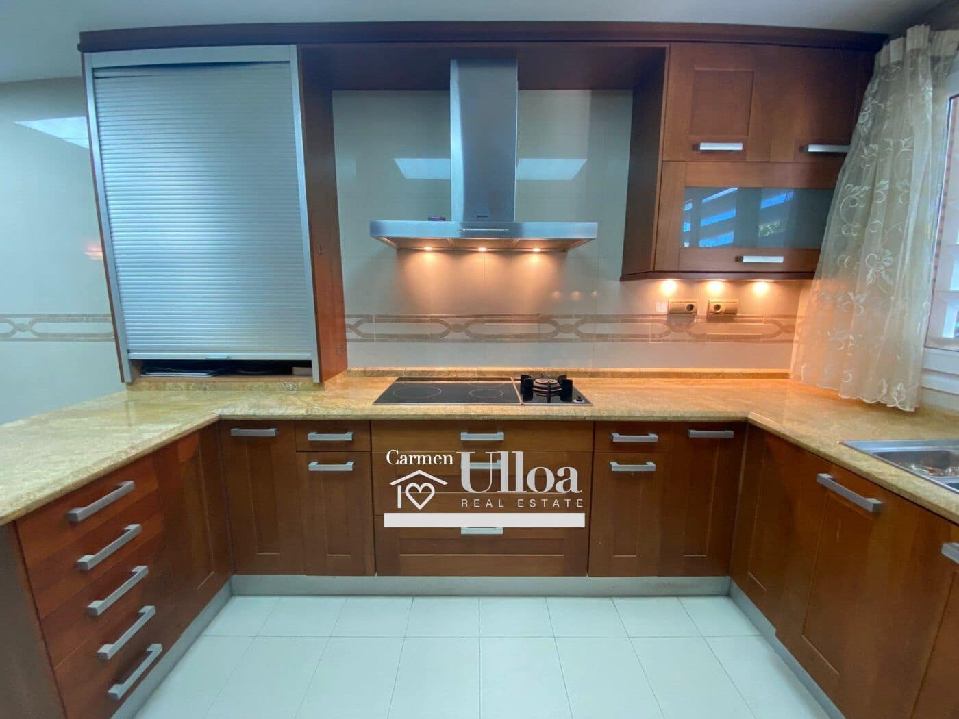 Adosado de 7 habitaciones en Playa de San Juan en venta con piscina garaje - 1.145.000 € (Ref: 8813030)