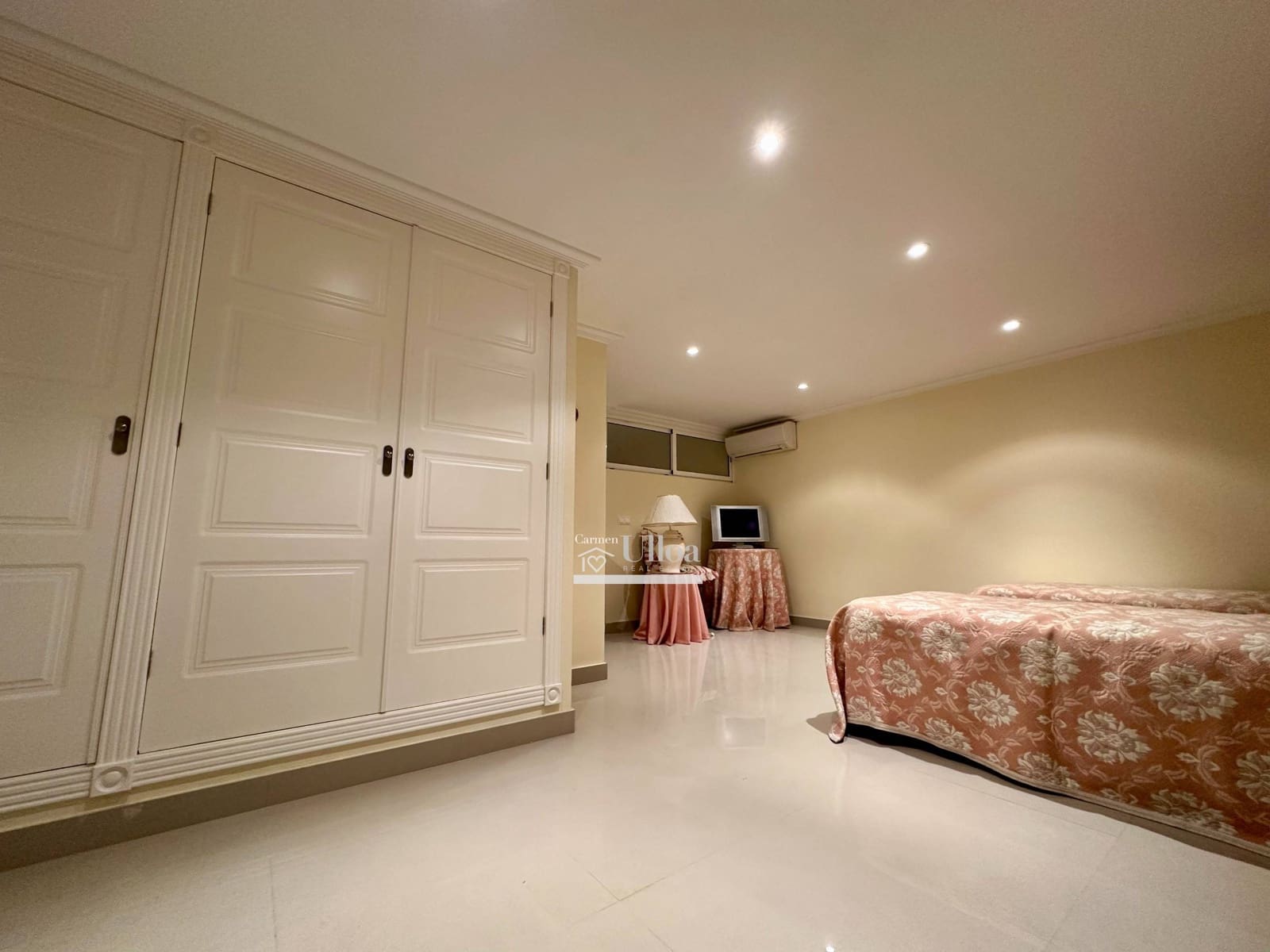 Adosado de 7 habitaciones en Playa de San Juan en venta con piscina garaje - 1.145.000 € (Ref: 8813030)