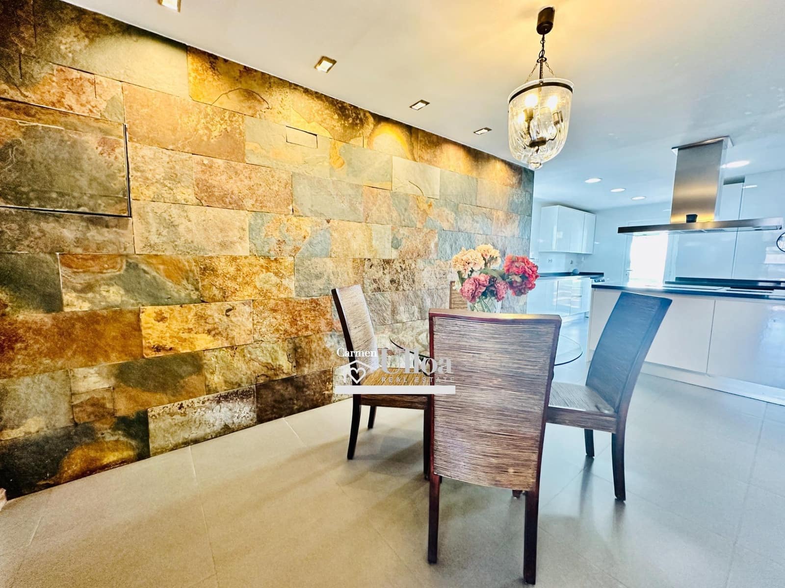 7 bedroom Villa for sale in Playa de San Juan with pool garage - € 1,590,000 (Ref: 8849802)