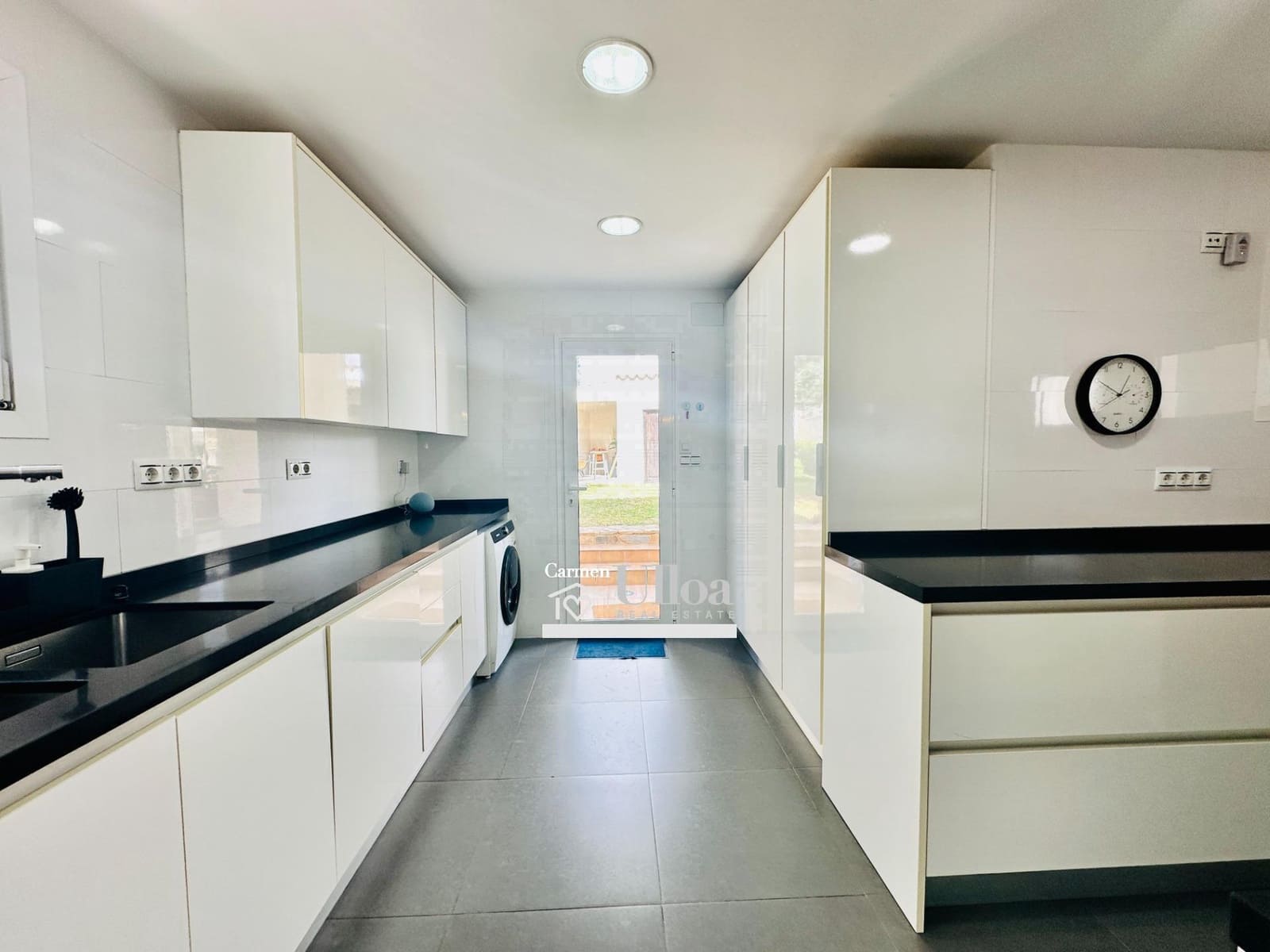 7 slaapkamer Villa te koop in Playa de San Juan met zwembad garage - € 1.590.000 (Ref: 8849802)