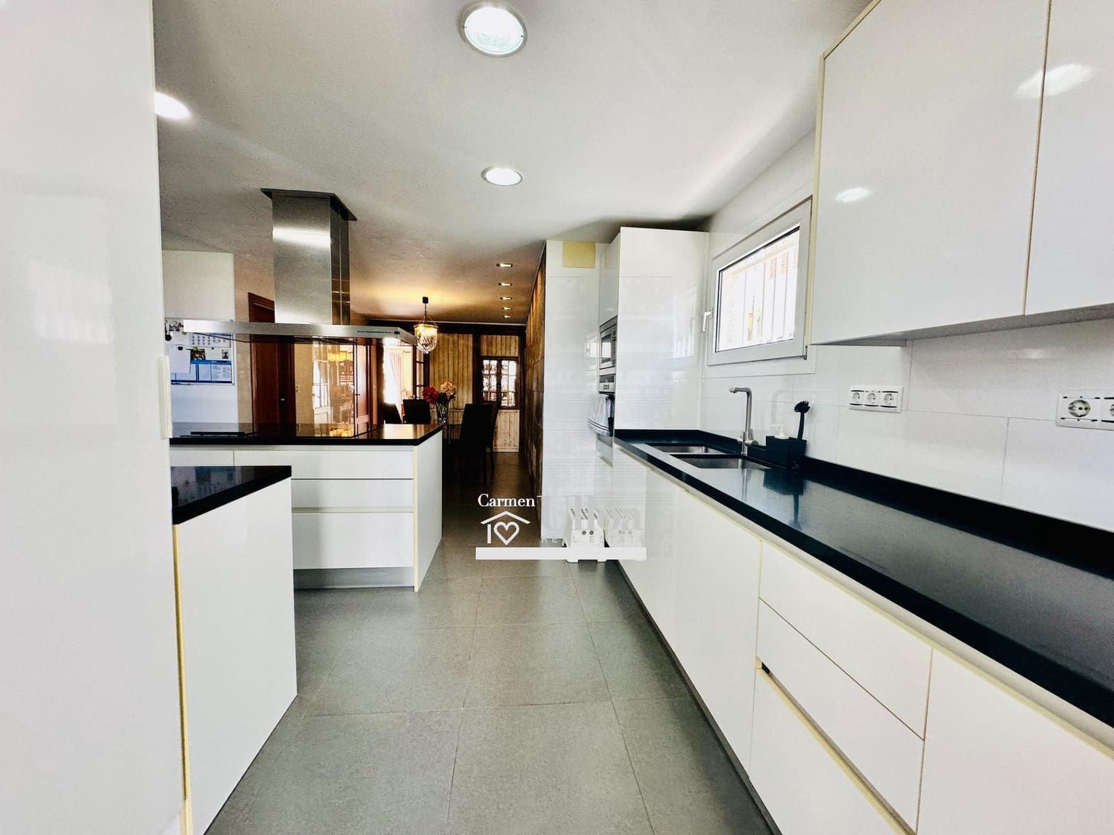 7 slaapkamer Villa te koop in Playa de San Juan met zwembad garage - € 1.590.000 (Ref: 8849802)