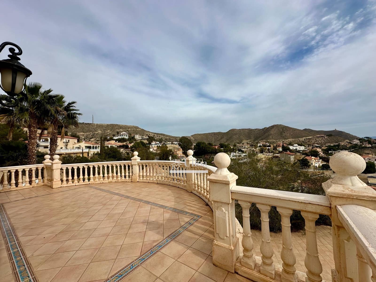 6 soverom Villa til salgs i Coveta Fuma med svømmebasseng garasje - € 950 000 (Ref: 8851698)