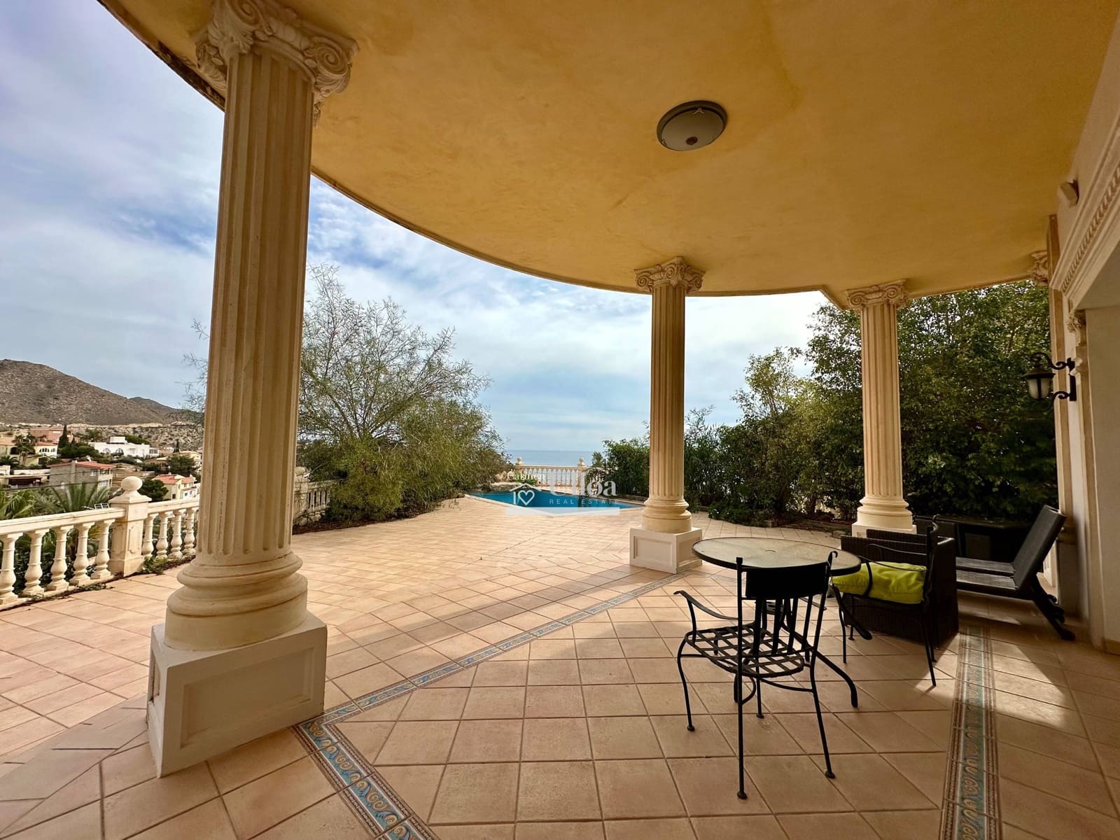 6 soverom Villa til salgs i Coveta Fuma med svømmebasseng garasje - € 950 000 (Ref: 8851698)