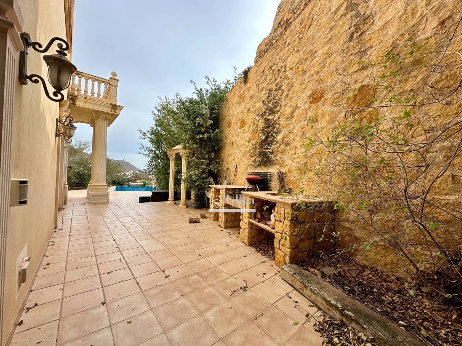 6 makuuhuone Huvila myytävänä paikassa Coveta Fuma mukana uima-altaan 
autotalli - 950 000 € (Ref: 8851698)