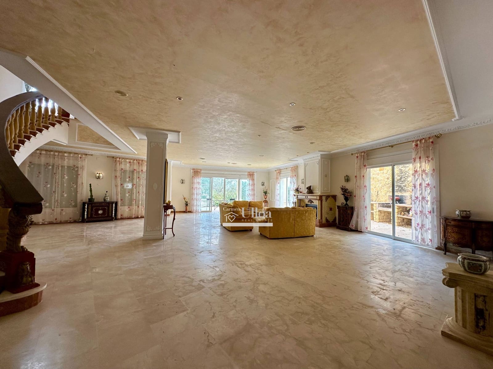 6 makuuhuone Huvila myytävänä paikassa Coveta Fuma mukana uima-altaan 
autotalli - 950 000 € (Ref: 8851698)