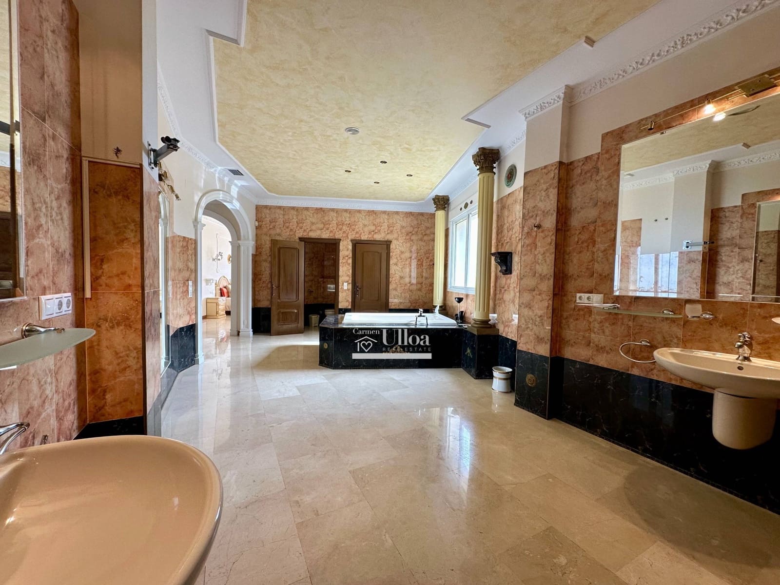 6 soverom Villa til salgs i Coveta Fuma med svømmebasseng garasje - € 950 000 (Ref: 8851698)