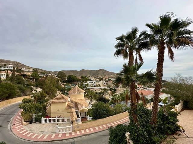 Chalet de 6 habitaciones en Coveta Fuma, El Campello en venta con piscina garaje - 950.000 € (Ref: 8851698)