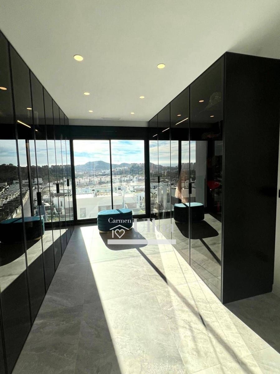 3 bedroom Villa for sale in Finestrat with pool - € 1,550,000 (Ref: 8880166)