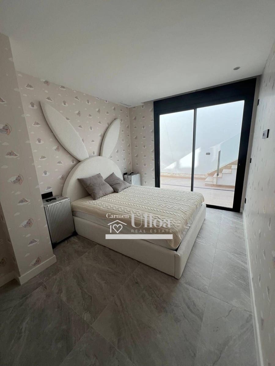 3 bedroom Villa for sale in Finestrat with pool - € 1,550,000 (Ref: 8880166)