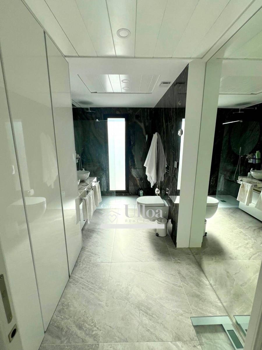 3 bedroom Villa for sale in Finestrat with pool - € 1,550,000 (Ref: 8880166)