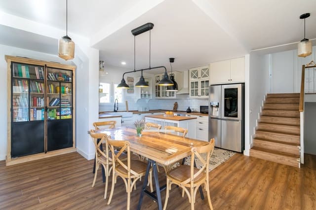 6 sypialnia Willa na sprzedaż w El Campello z basenem - 1 250 000 € (Ref: 8893271)