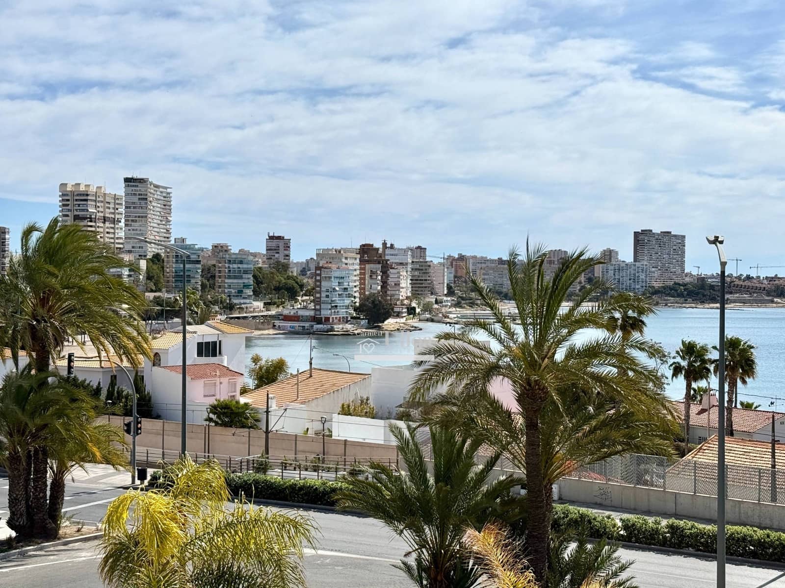 3 slaapkamer Villa te koop in Alicante stad met zwembad garage - € 1.175.000 (Ref: 8905616)