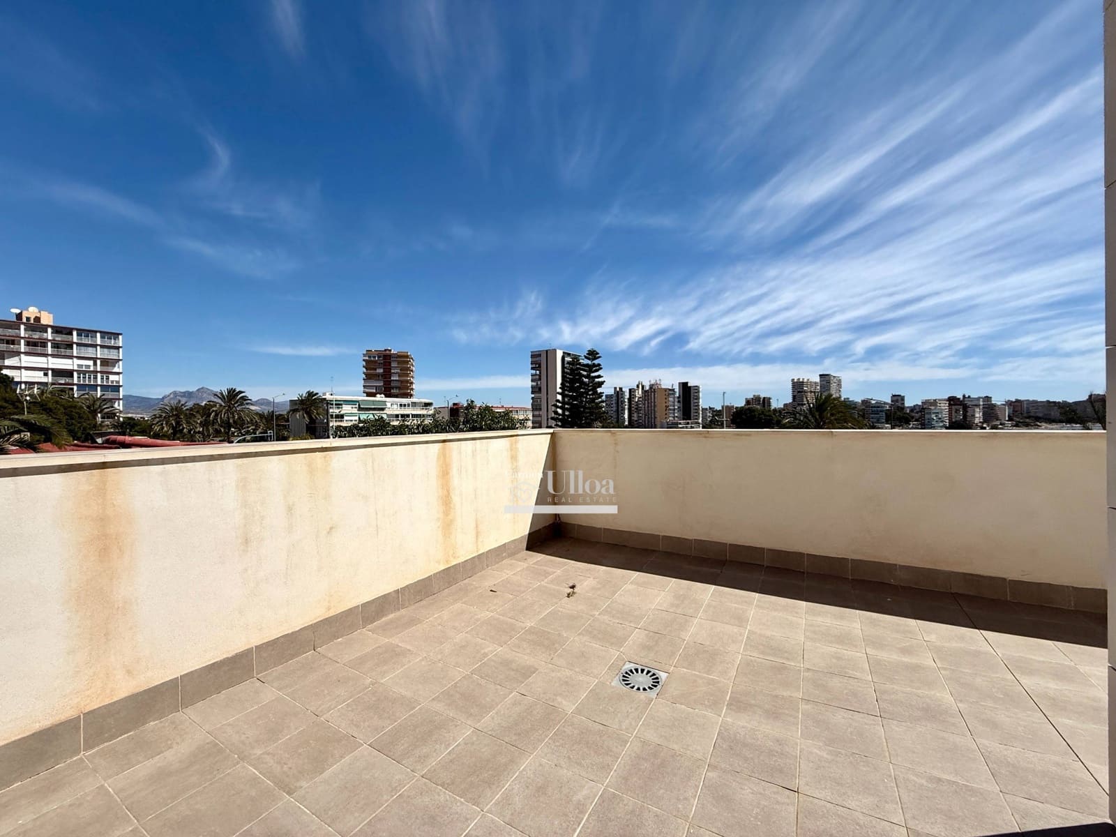 Chalet de 3 habitaciones en Alicante / Alacant ciudad en venta con piscina garaje - 1.175.000 € (Ref: 8905616)
