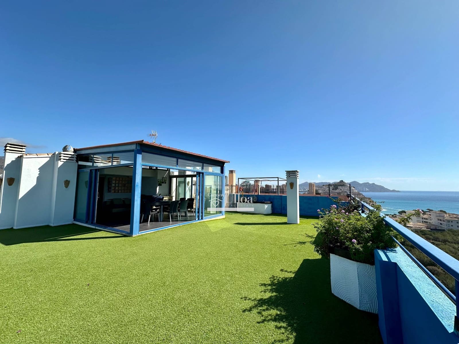 2 makuuhuone Kattohuoneisto myytävänä paikassa La Villajoyosa / Vila Joiosa mukana uima-altaan 
autotalli - 350 000 € (Ref: 8928794)