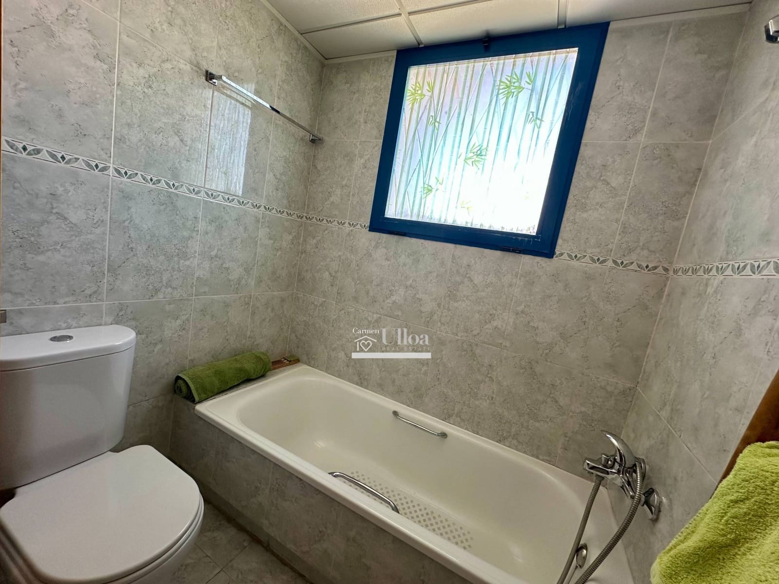 2 makuuhuone Kattohuoneisto myytävänä paikassa La Villajoyosa / Vila Joiosa mukana uima-altaan 
autotalli - 350 000 € (Ref: 8928794)