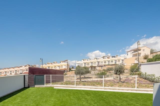 4 quarto Moradia Geminada para venda em Finestrat com piscina - 555 000 € (Ref: 8943891)