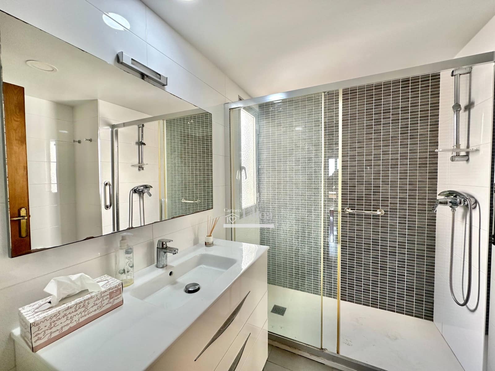 4 bedroom Flat for sale in Alicante / Alacant city - € 670,000 (Ref: 8946759)