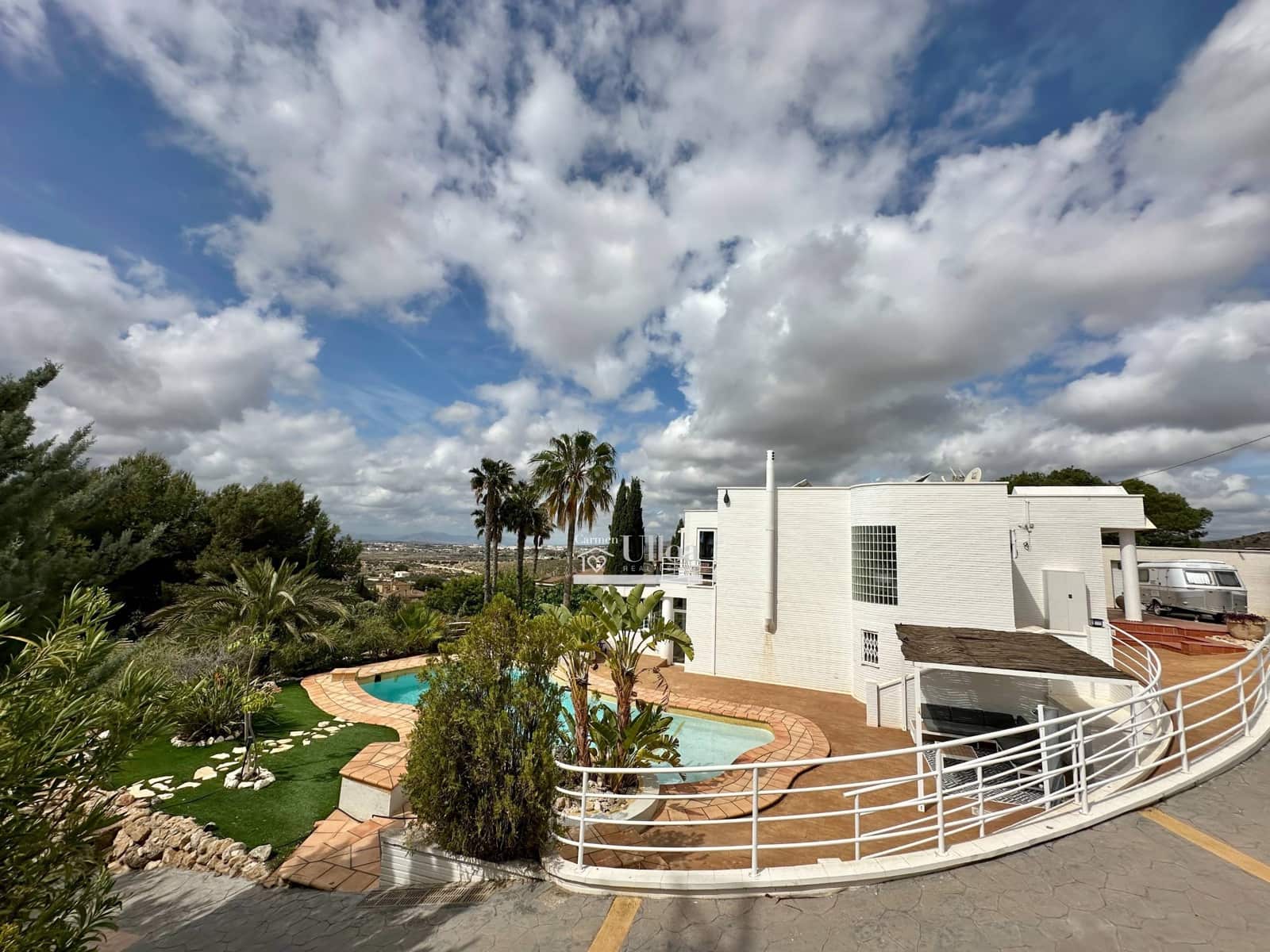 4 slaapkamer Villa te koop in Elche / Elx met zwembad garage - € 750.000 (Ref: 8960256)