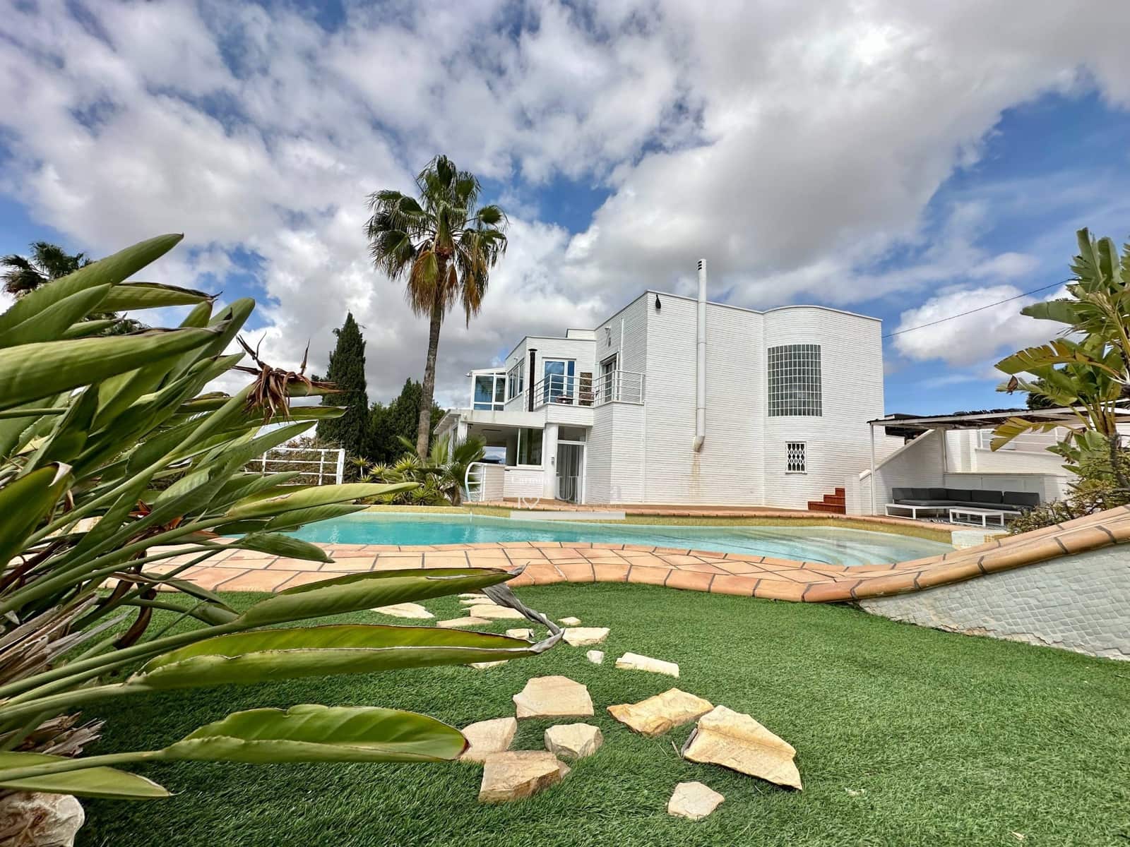 Chalet de 4 habitaciones en Elche / Elx en venta con piscina garaje - 750.000 € (Ref: 8960256)