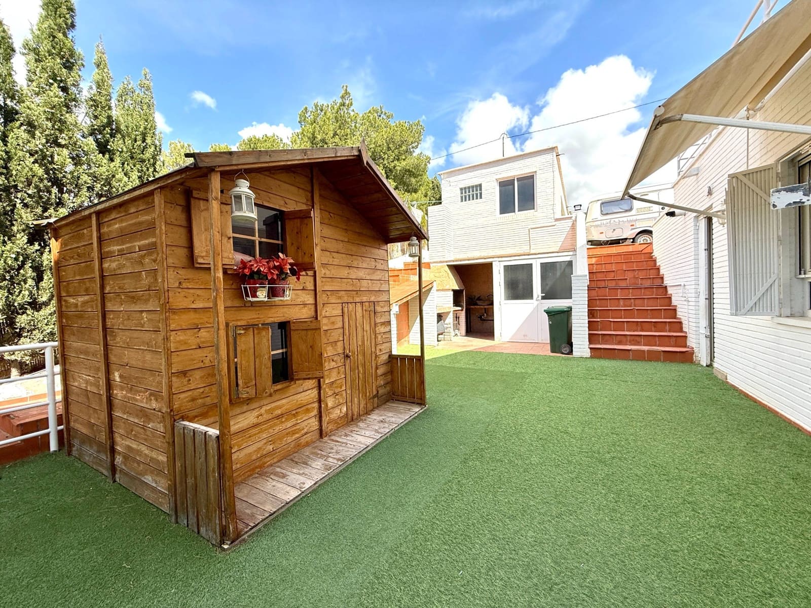 Chalet de 4 habitaciones en Elche / Elx en venta con piscina garaje - 750.000 € (Ref: 8960256)