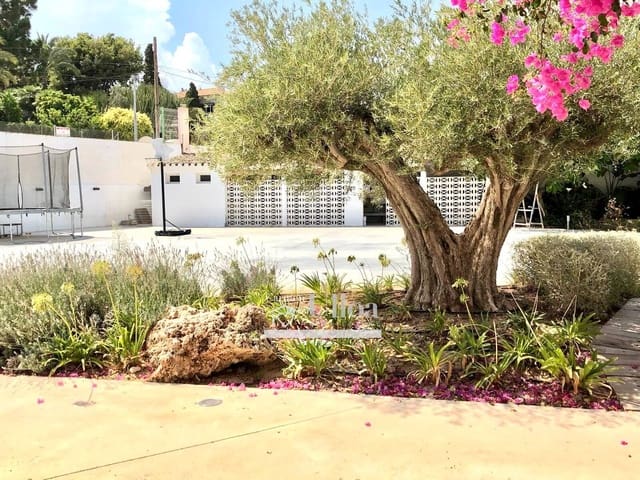 8 soveværelse Villa til salg i Vistahermosa, Alicante by med swimmingpool garage - € 1.700.000 (Ref: 8979520)