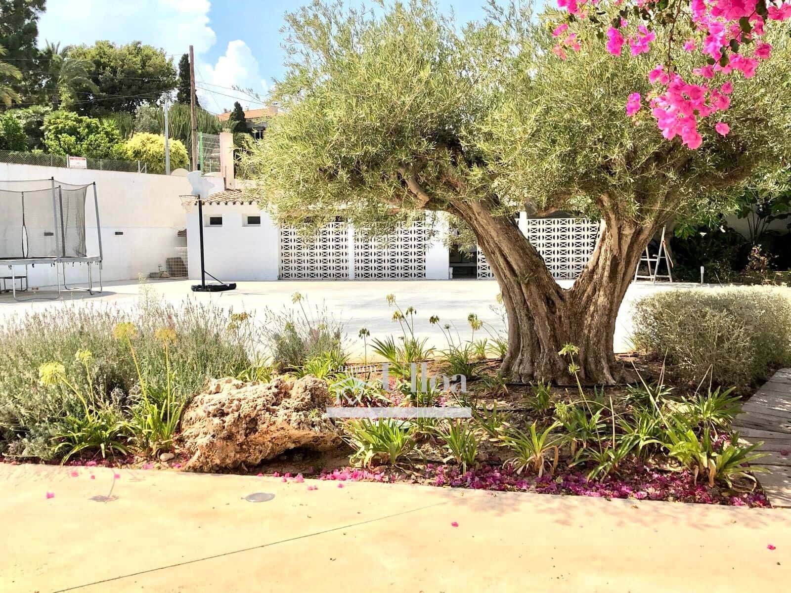 8 slaapkamer Villa te koop in Alicante stad met zwembad garage - € 1.700.000 (Ref: 8979520)