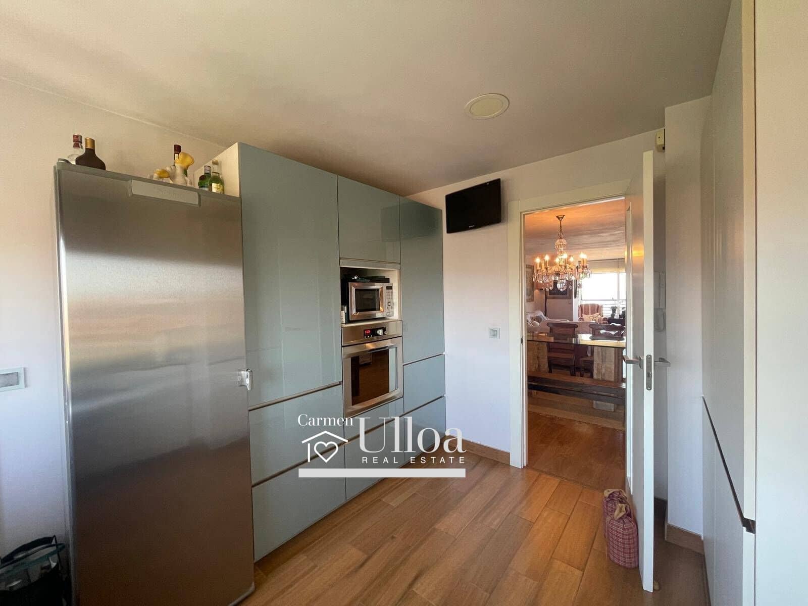 4 bedroom Flat for sale in Playa de San Juan with pool - € 675,000 (Ref: 9104805)