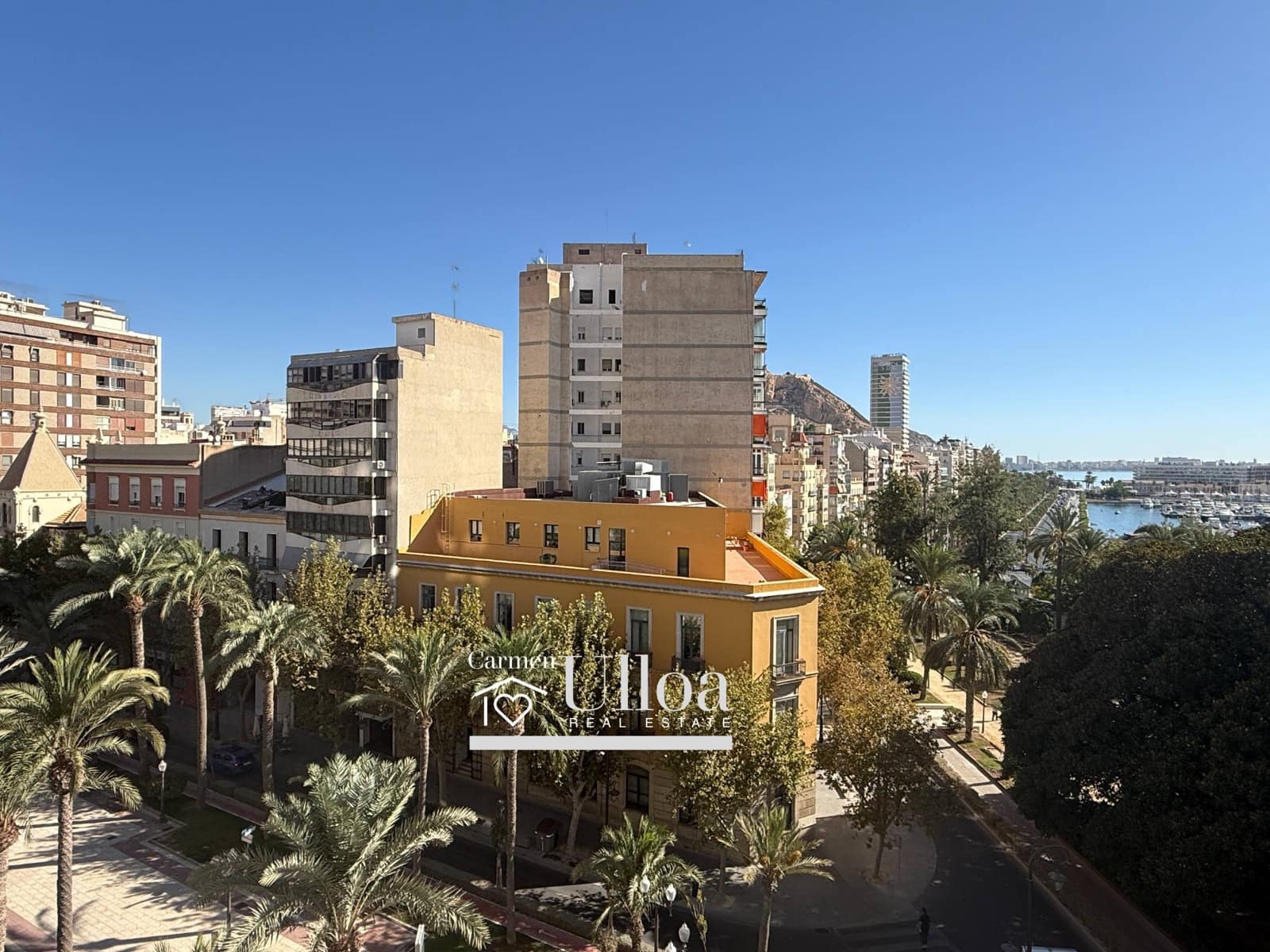 5 slaapkamer Flat te koop in Alicante stad met garage - € 1.975.000 (Ref: 9208487)