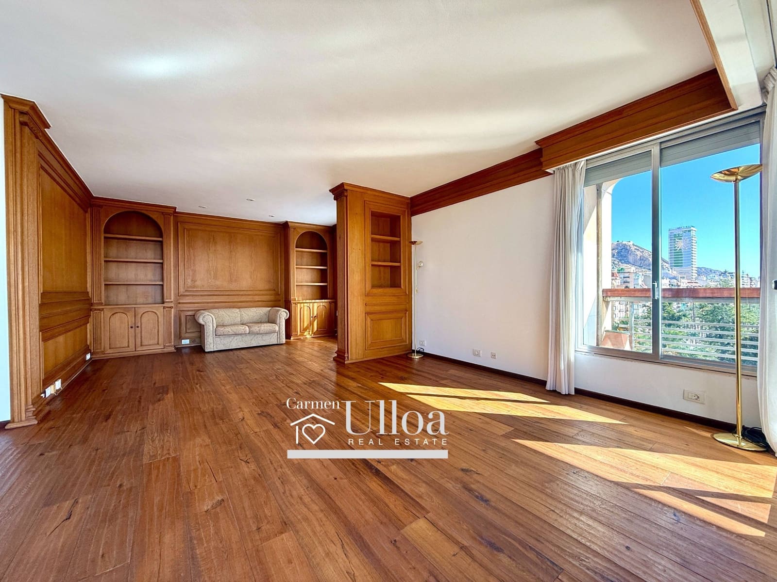 5 bedroom Flat for sale in Alicante / Alacant city with garage - € 1,975,000 (Ref: 9208487)