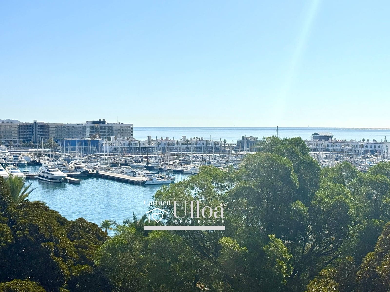 5 bedroom Flat for sale in Alicante / Alacant city with garage - € 1,975,000 (Ref: 9208487)