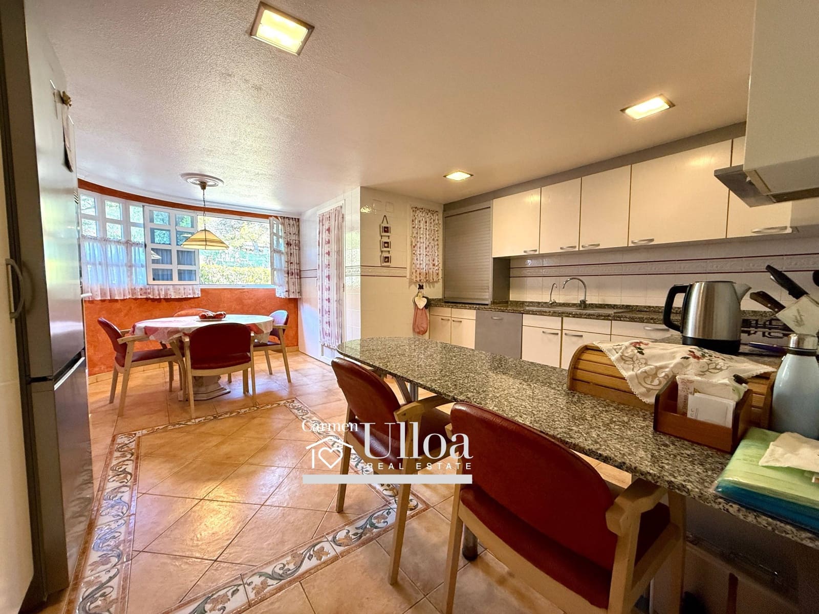 5 bedroom Townhouse for sale in Playa de San Juan with pool garage - € 750,000 (Ref: 9228755)