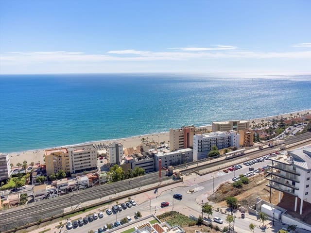 4 chambre Appartement à vendre à Carvajal, Fuengirola avec piscine garage - 799 000 € (Ref: 9243249)