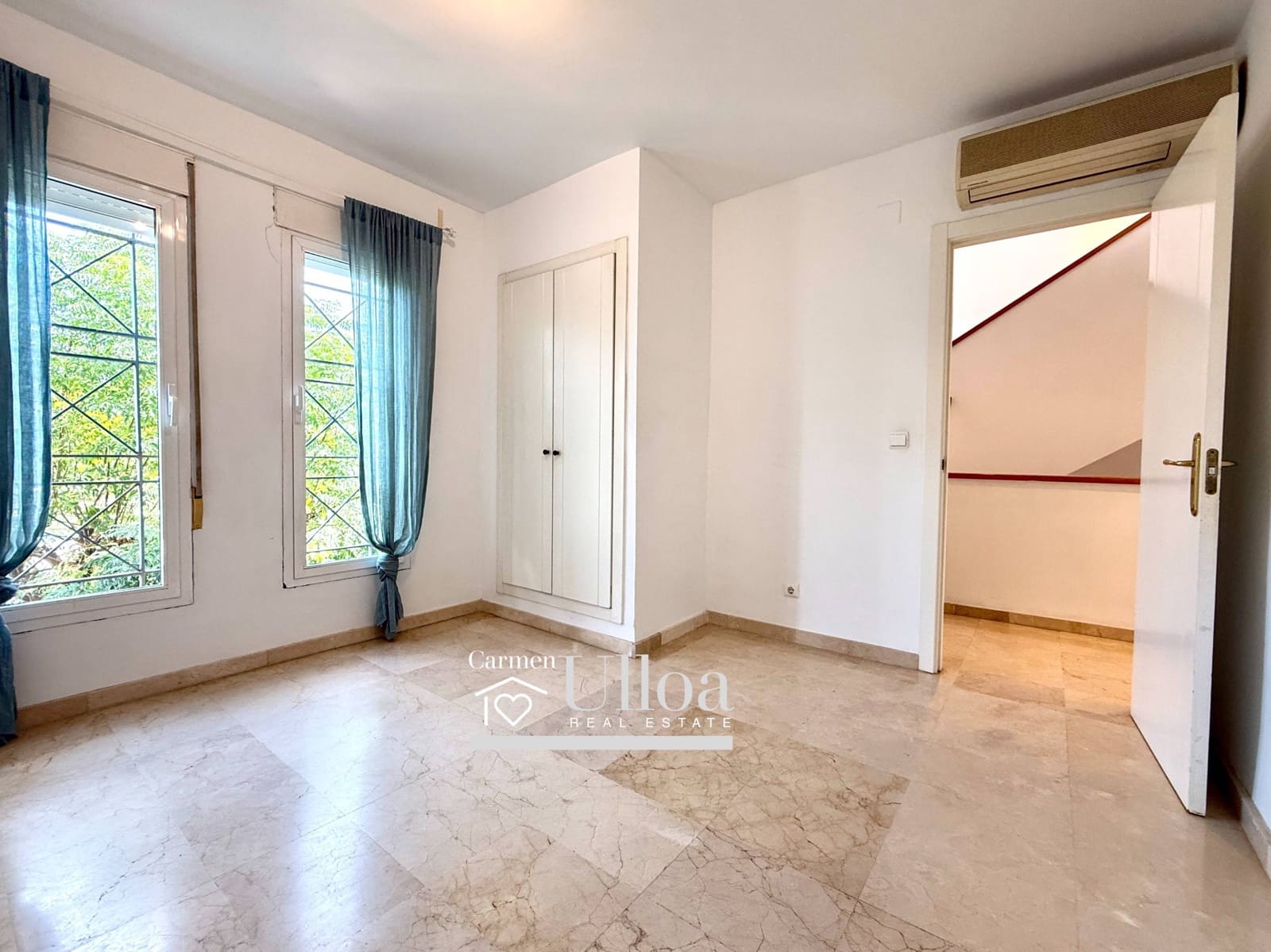 4 sypialnia Dom szeregowy na sprzedaż w Miasto Alicante / Alacant z basenem garażem - 680 000 € (Ref: 9266518)