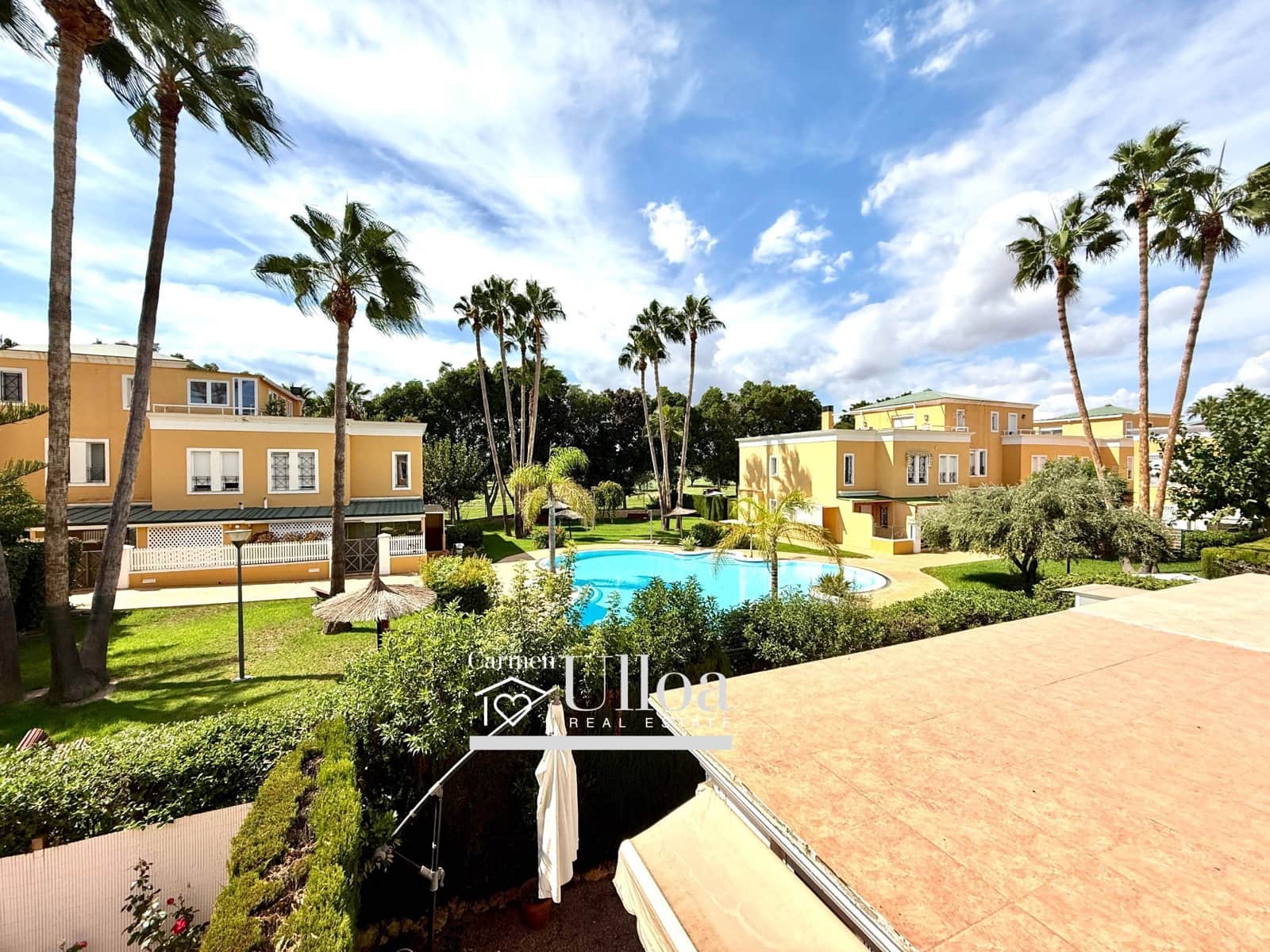 4 slaapkamer Rijtjeshuis te koop in Alicante stad met zwembad garage - € 680.000 (Ref: 9266518)