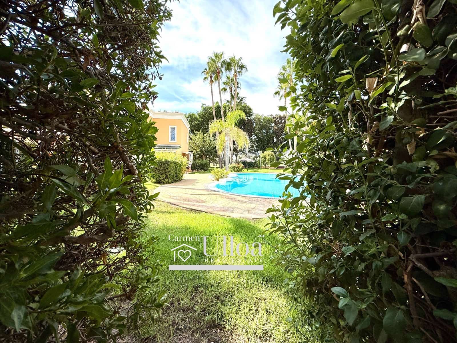 4 bedroom Terraced Villa for sale in Alicante / Alacant city with pool garage - € 680,000 (Ref: 9266518)