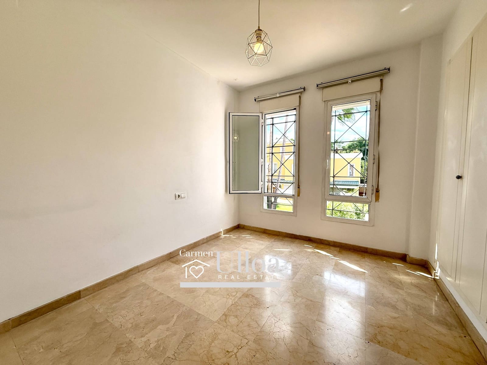 4 Zimmer Reihenhaus zu verkaufen in Alicante / Alacant Stadt mit Pool Garage - 680.000 € (Ref: 9266518)