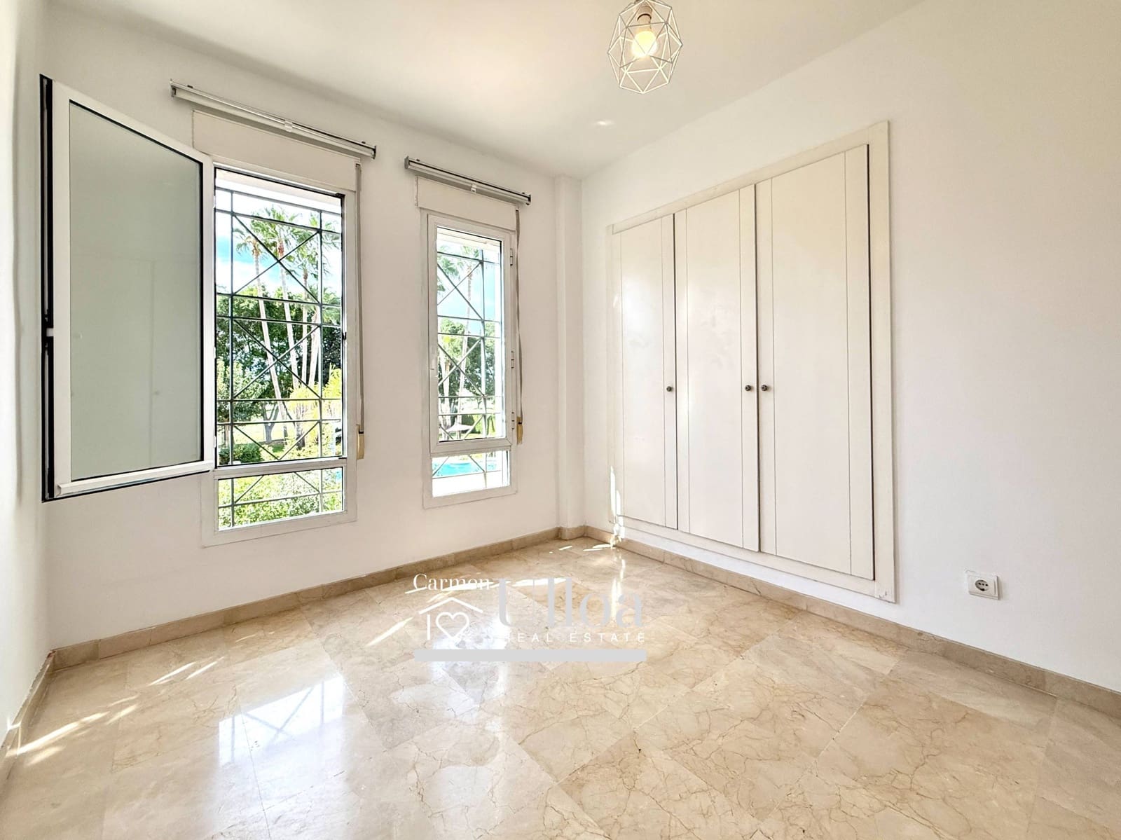 4 Zimmer Reihenhaus zu verkaufen in Alicante / Alacant Stadt mit Pool Garage - 680.000 € (Ref: 9266518)