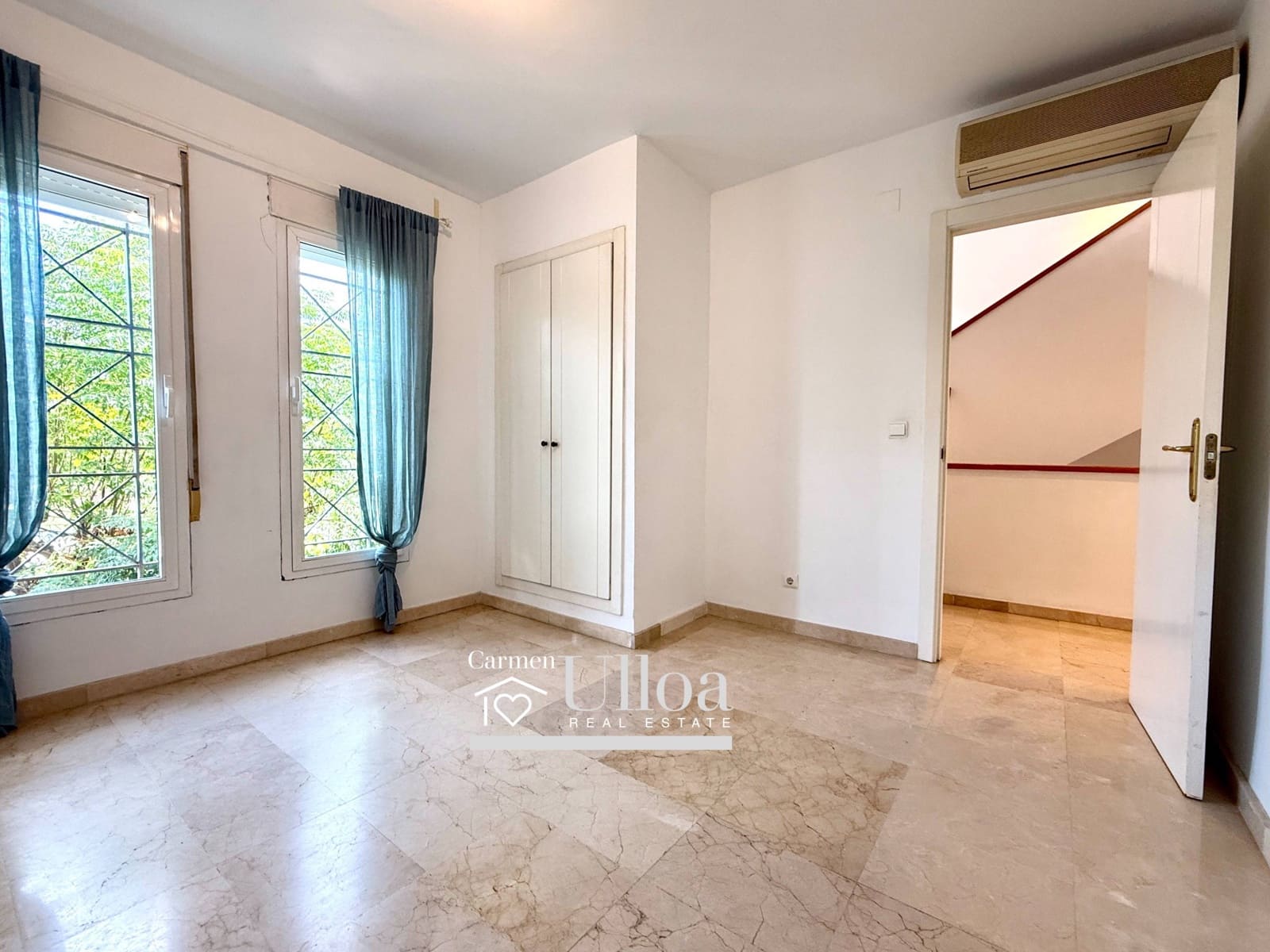 4 sovrum Radhus till salu i Alicante stad med pool garage - 670 000 € (Ref: 9266518)