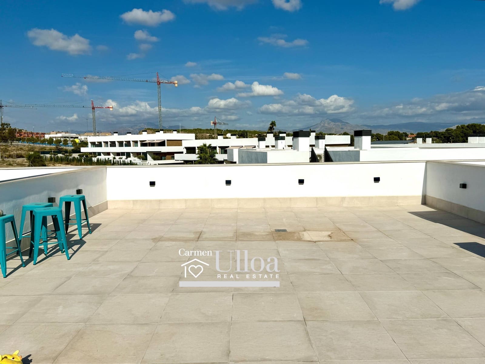 5 soveværelse Rækkehus til salg i Alicante by med swimmingpool garage - € 1.100.000 (Ref: 9342133)