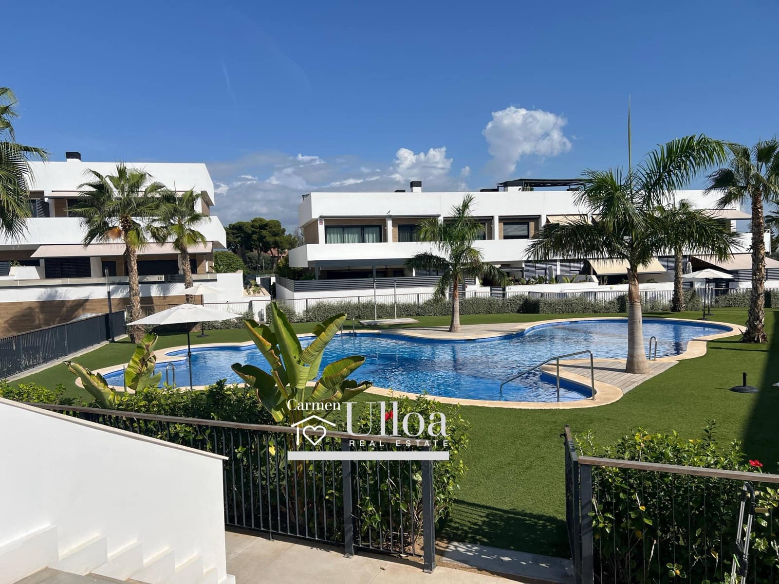 5 soveværelse Rækkehus til salg i Alicante by med swimmingpool garage - € 1.100.000 (Ref: 9342133)