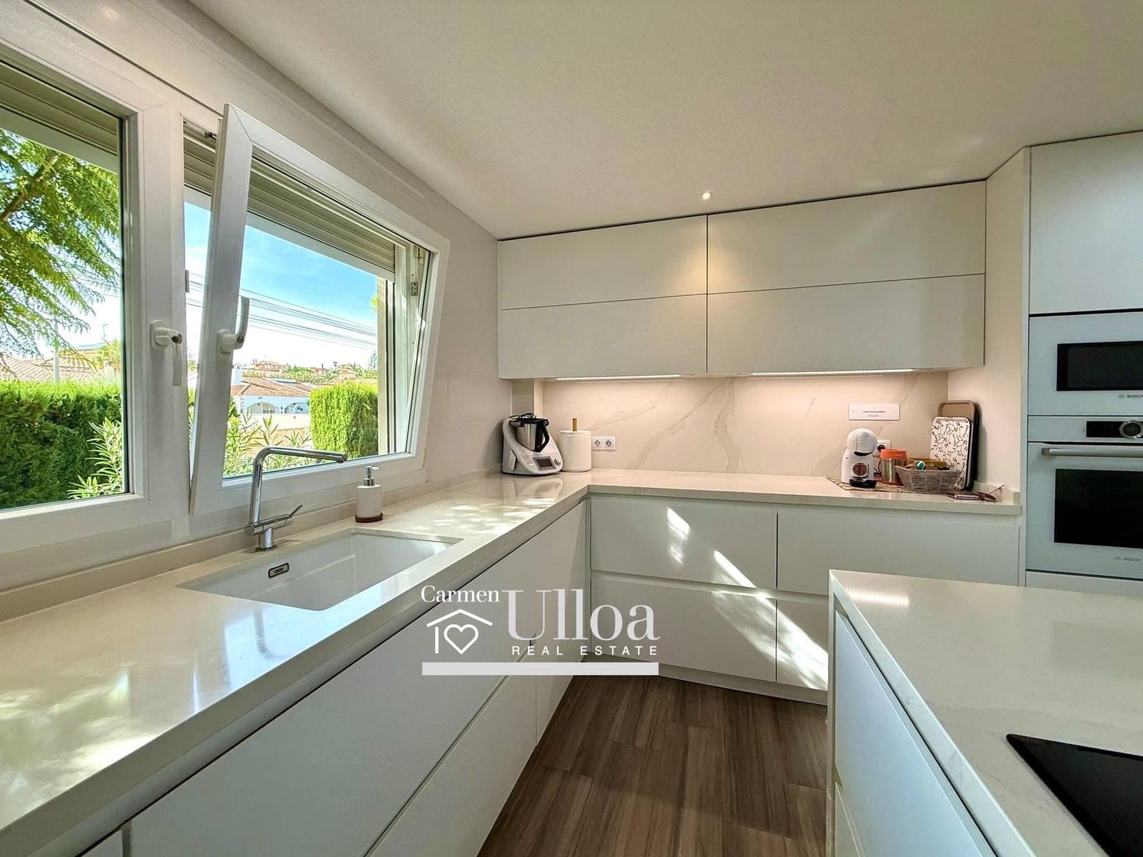 4 chambre Villa/Maison à vendre à Muchamiel / Mutxamel avec piscine garage - 725 000 € (Ref: 9356095)