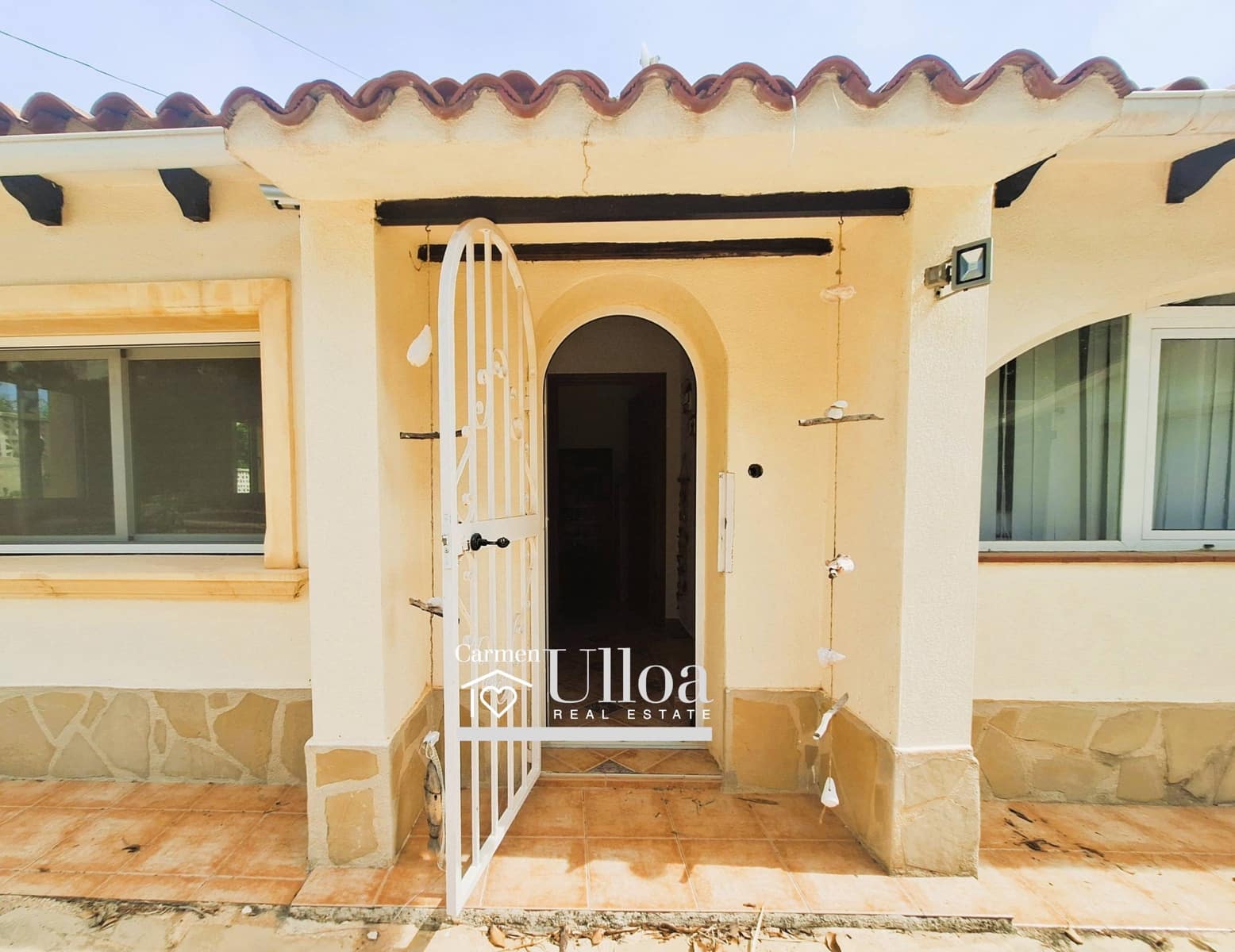 4 bedroom Villa for sale in Moraira with garage - € 750,000 (Ref: 9356096)