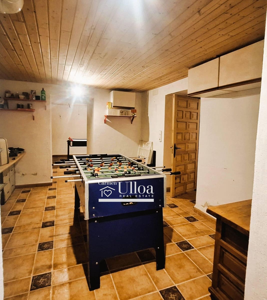 4 bedroom Villa for sale in Moraira with garage - € 750,000 (Ref: 9356096)