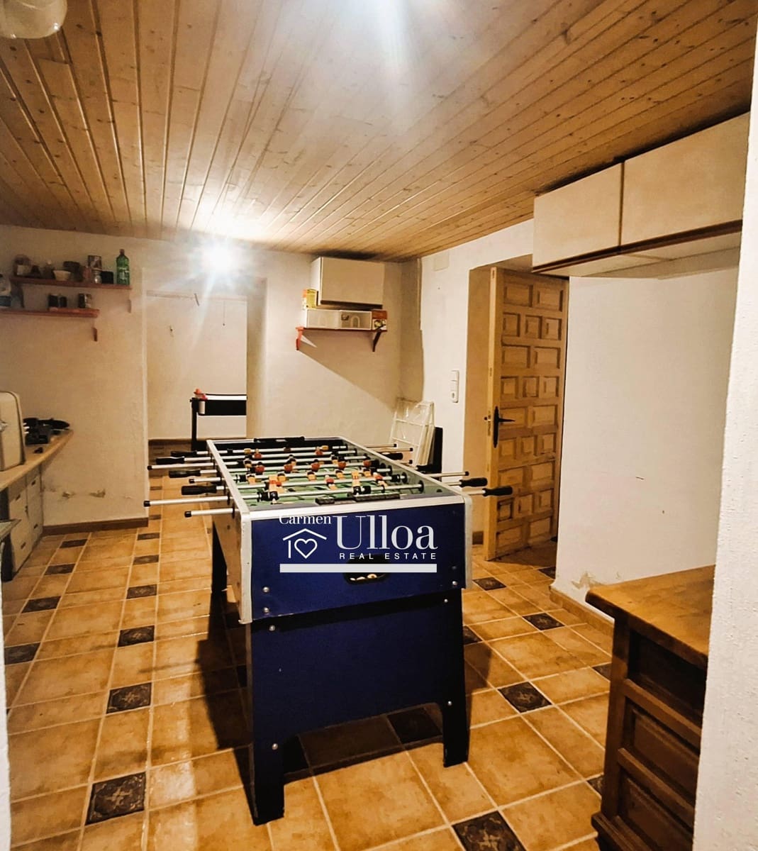 4 bedroom Villa for sale in Moraira with garage - € 750,000 (Ref: 9356096)