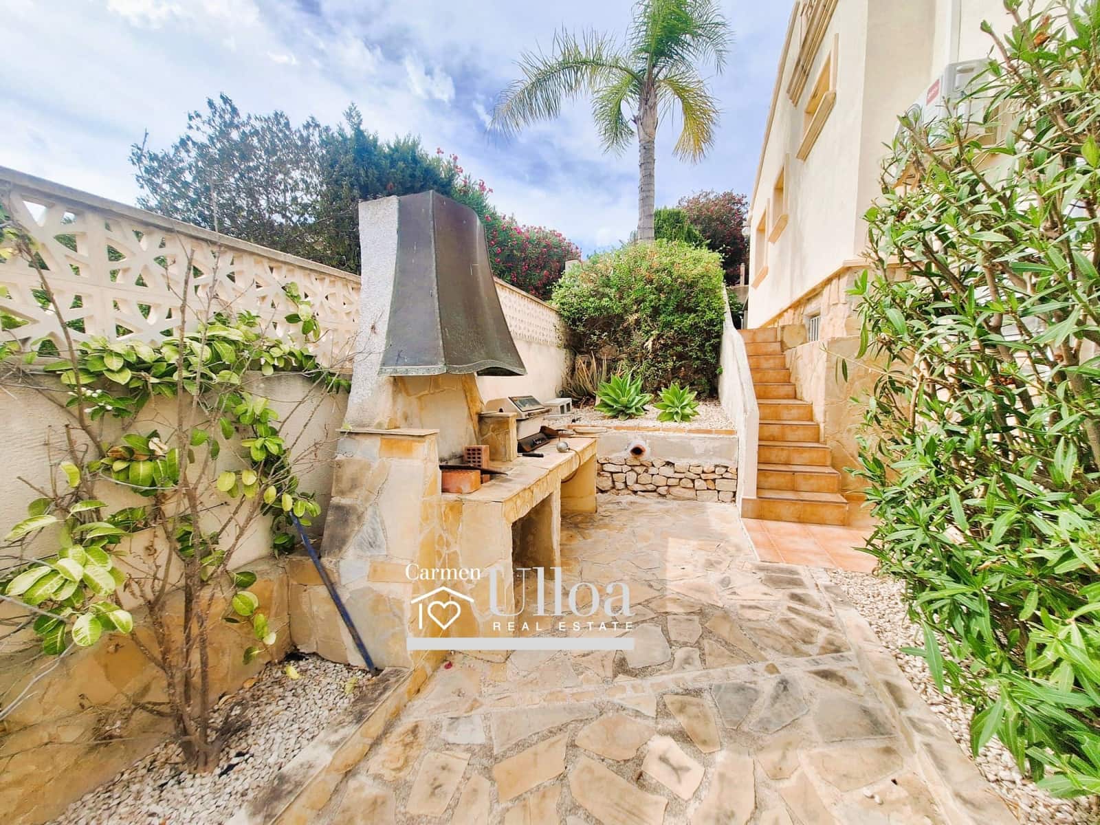4 bedroom Villa for sale in Moraira with garage - € 750,000 (Ref: 9356096)