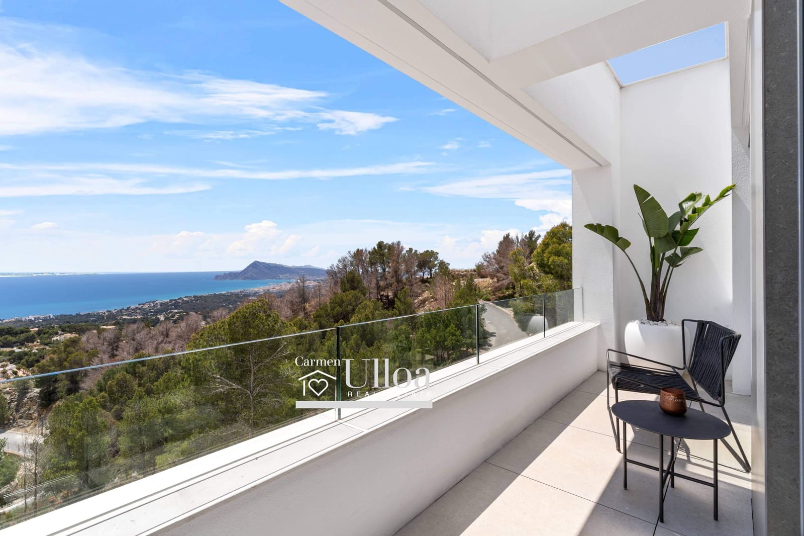 4 bedroom Villa for sale in Altea with pool garage - € 2,135,000 (Ref: 9356097)